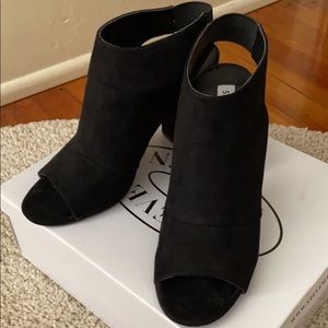 Steve Madden Women Suede Open Toe - Exposed Shoes